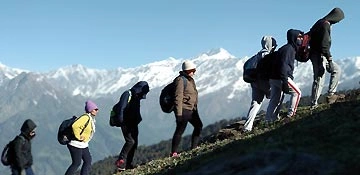 bhrigu lake trek taxi service himachal travel india