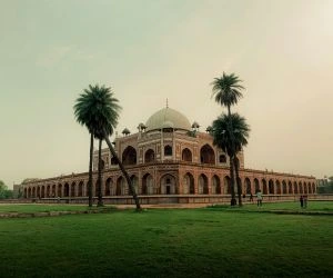 Delhi tour taxi service easycabindia