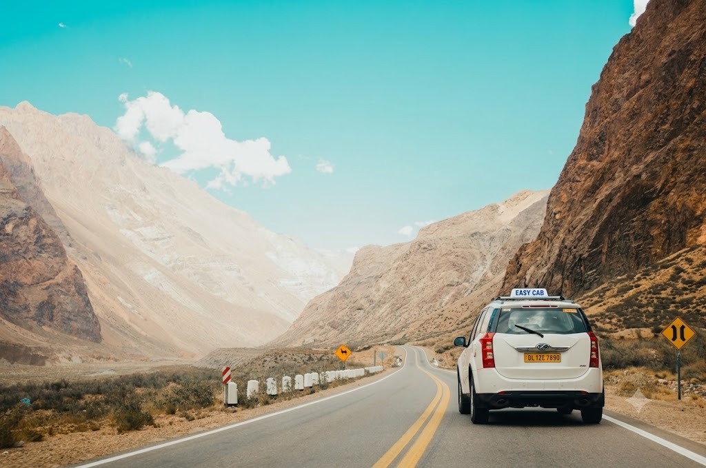 Car rental and taxi service