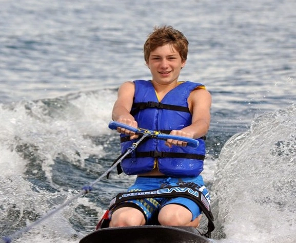 kneeboarding taxi service water adventure travel india