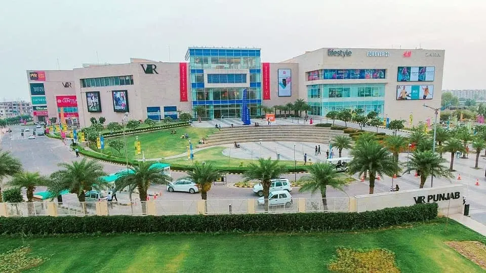 Book Easy Cab India's best cab for visiting in VR Mall