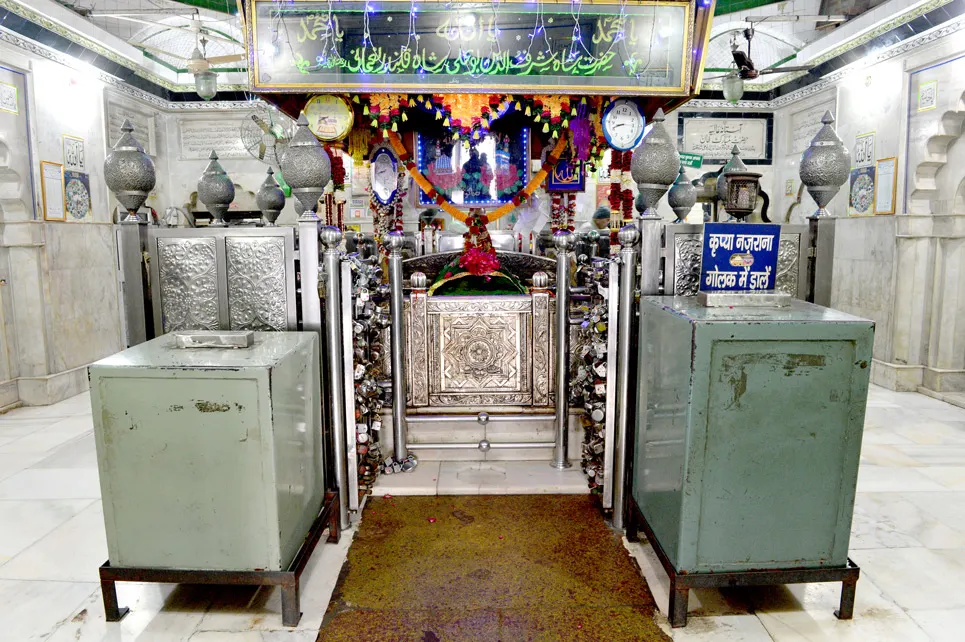Our cab service is available for Tomb of Bu-Ali-Shah Qalandar