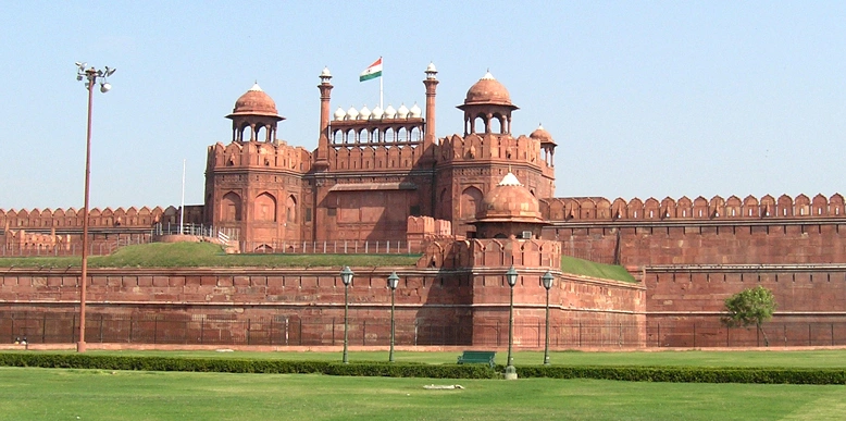 red fort delhi tour taxi service india travel